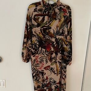 H&M A line dress with tie collar